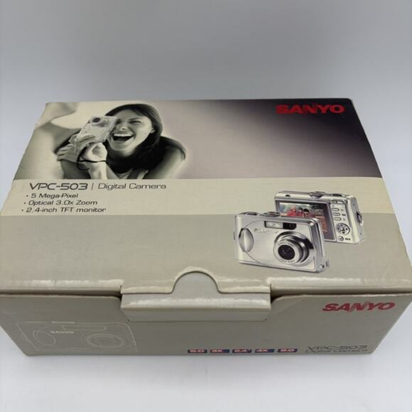 SANYO VPC-503 5.0 Megapixels Digital Camera 3x Zoom Untested With Box Manual - Picture 7 of 9